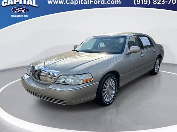 LINCOLN TOWN CAR 2004 1LNHM81W74Y635180 image LINCOLN TOWN CAR 2004 1LNHM81W74Y635180 image